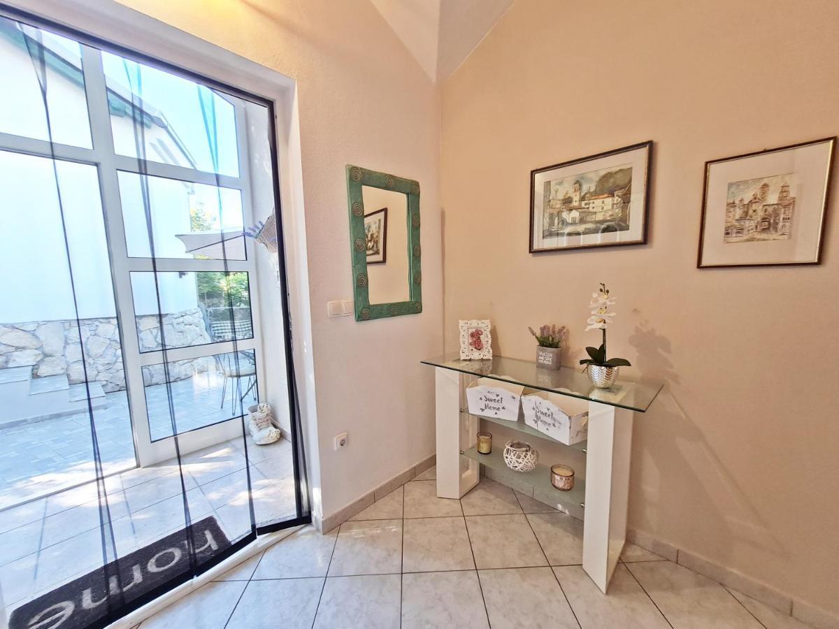 Apartment Ivana Borak Omiš Esterno foto