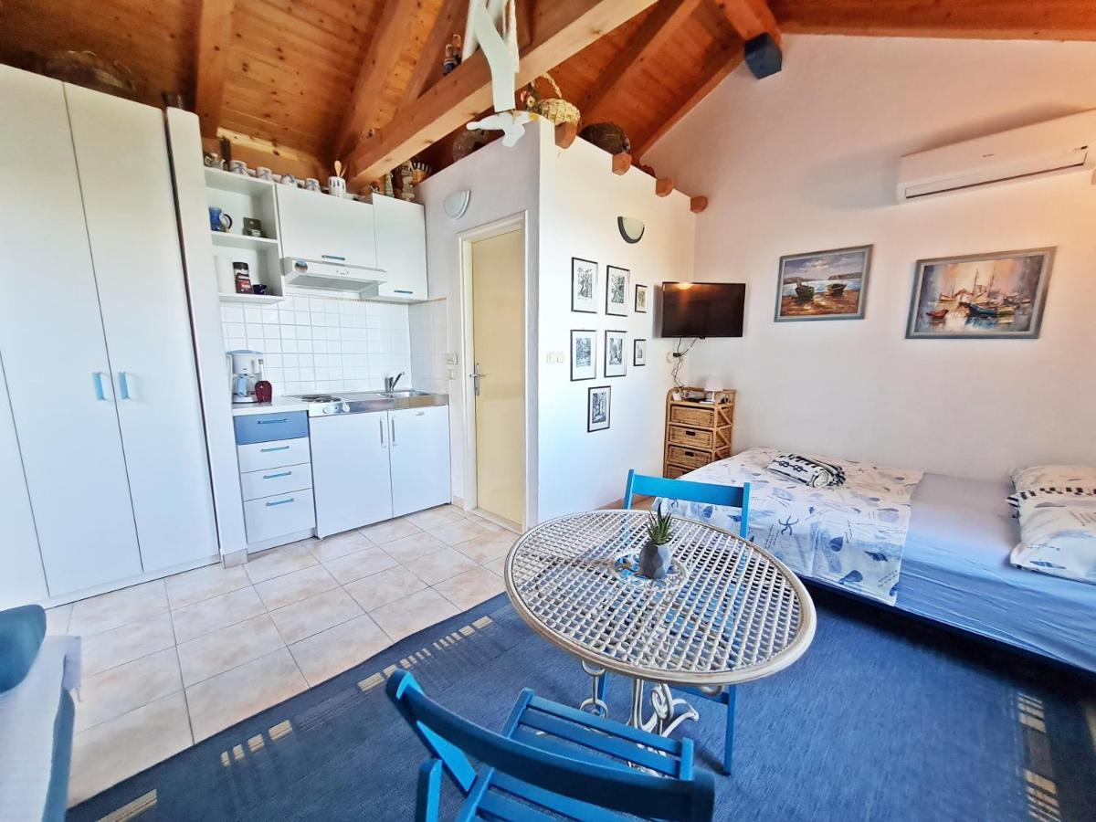 Apartment Ivana Borak Omiš Esterno foto