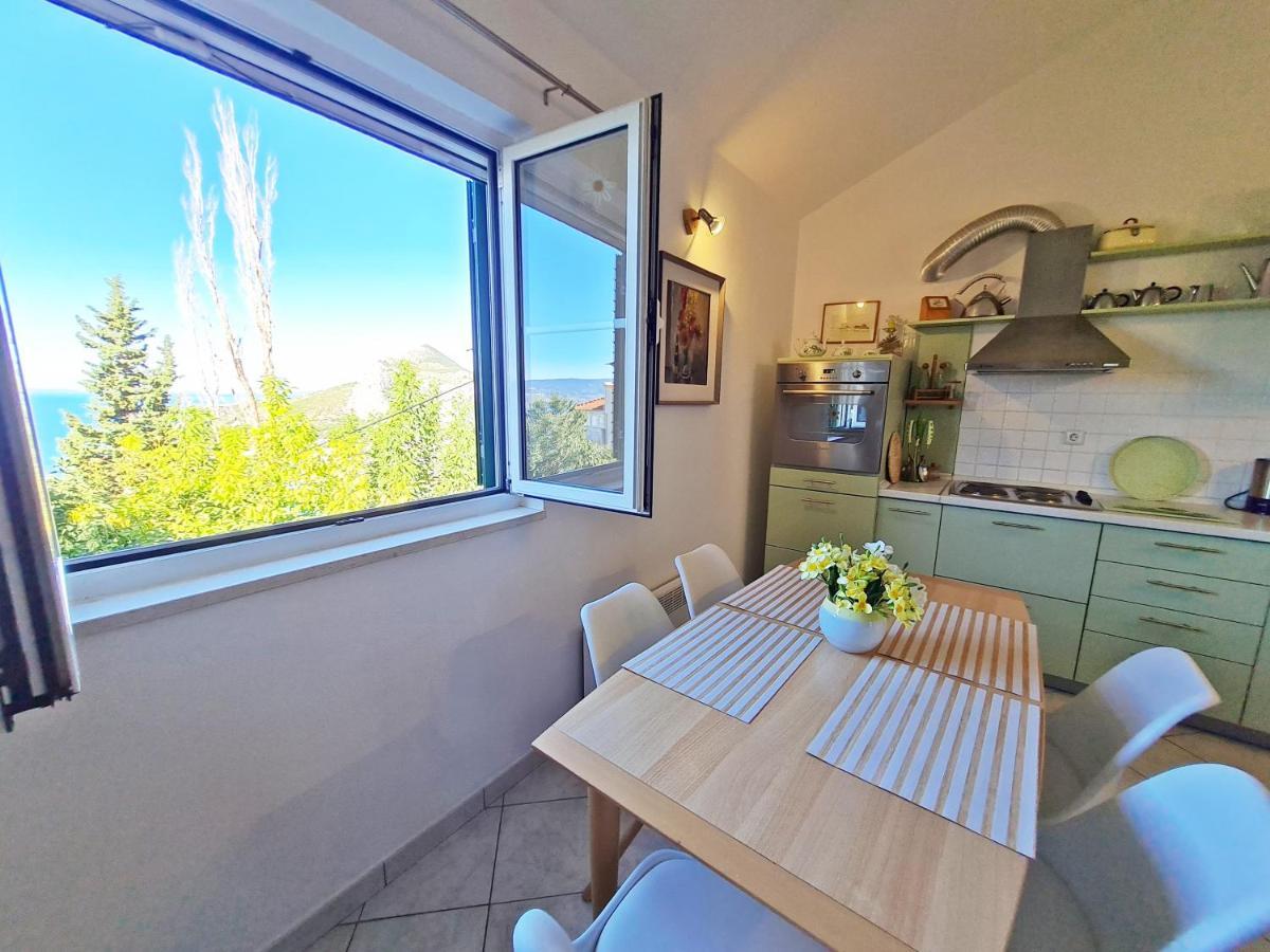 Apartment Ivana Borak Omiš Esterno foto