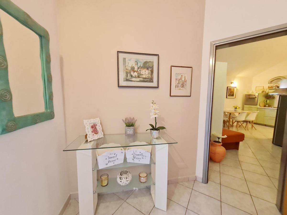 Apartment Ivana Borak Omiš Esterno foto