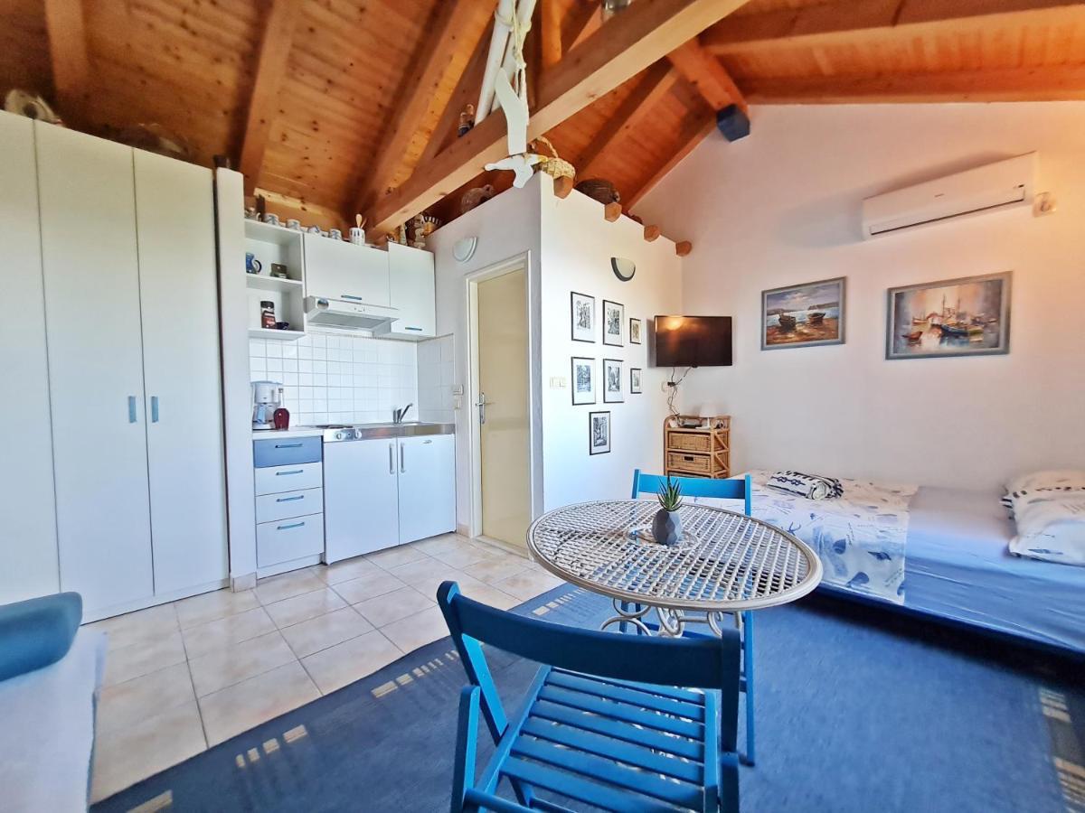 Apartment Ivana Borak Omiš Esterno foto